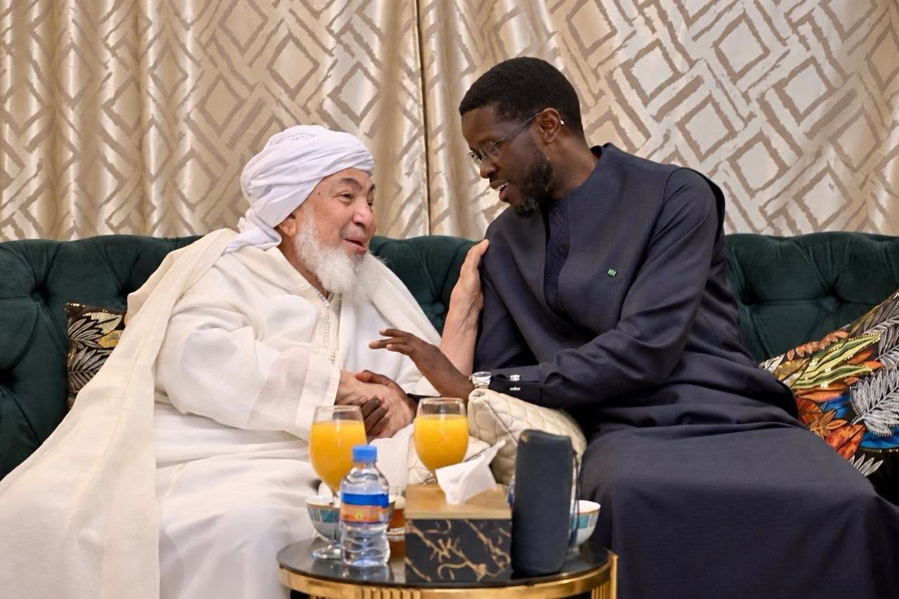 Mauritanie : le président Bassirou Diomaye Faye rend visite au Cheikh Abdallah bin Bayyah