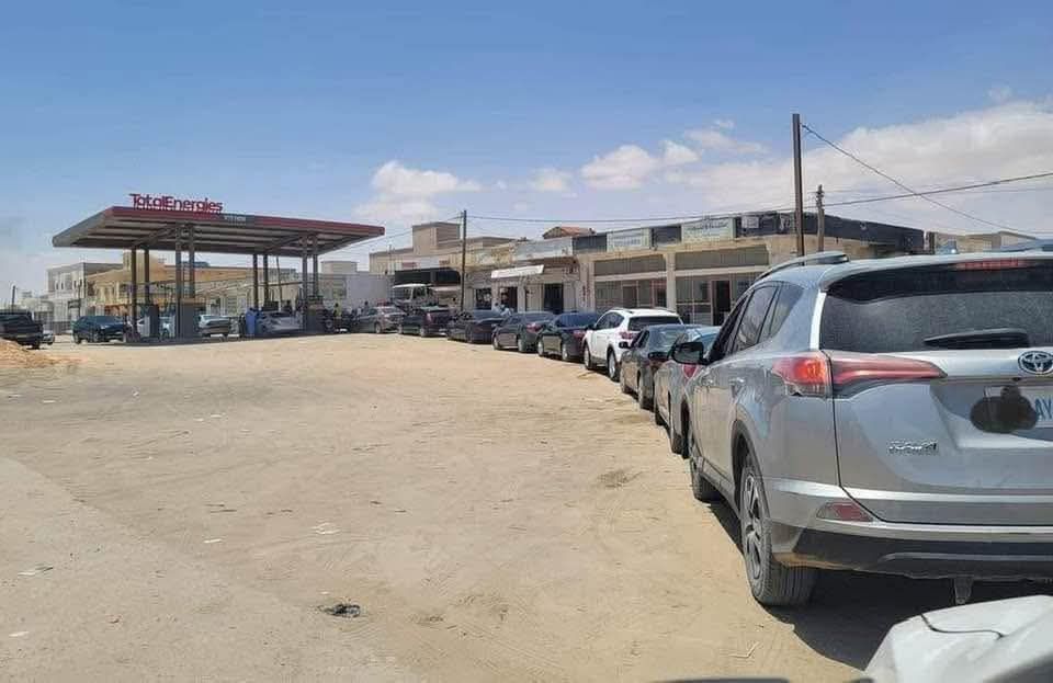 Pénurie d’essence : le calvaire sans fin des Mauritaniens abandonnés dans les files d’attente