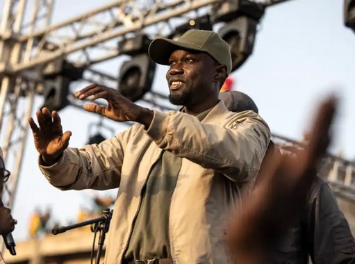 Au Sénégal, le procès de l'opposant Sonko accusé de viols reprend sans lui