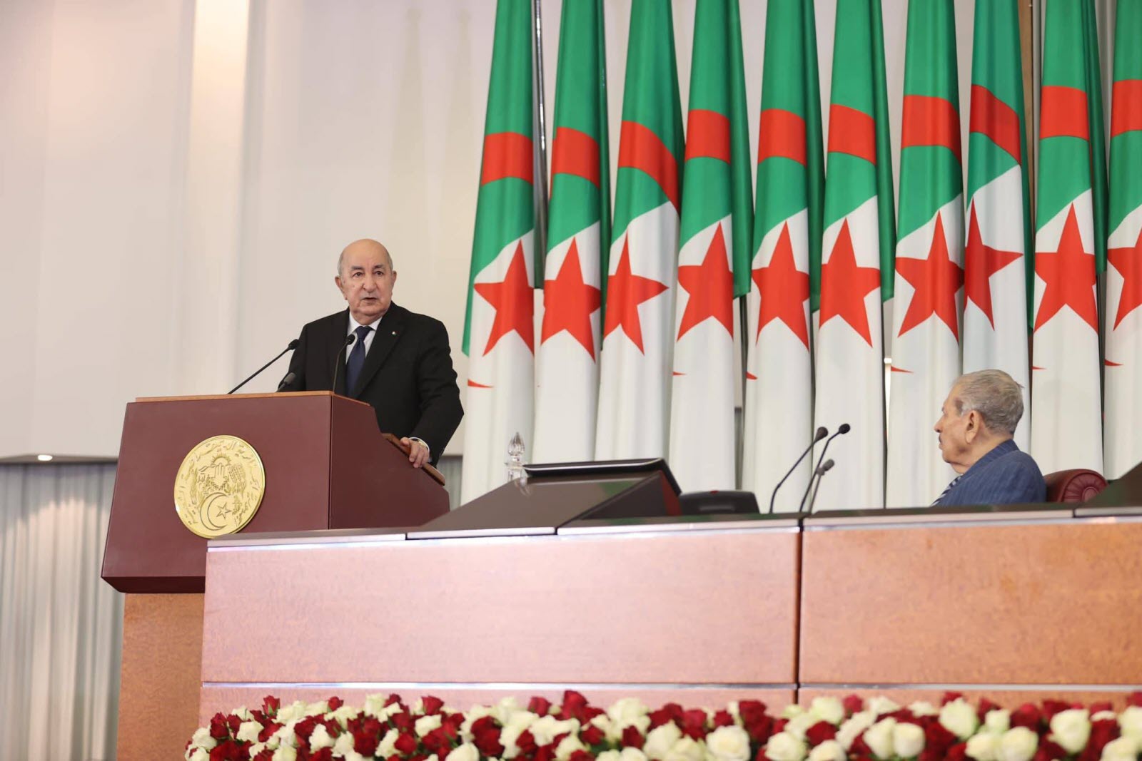 Algérie : le Parlement adopte à l'unanimité une loi criminalisant la colonisation française