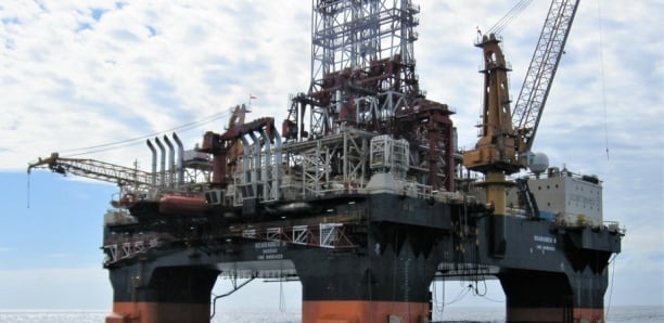 Hausse historique du pétrole, la guerre au Moyen-Orient fait s'envoler les cours de 30 %